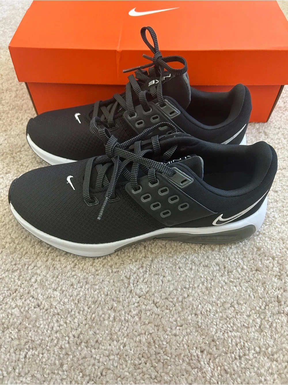 Nike nwt women’s